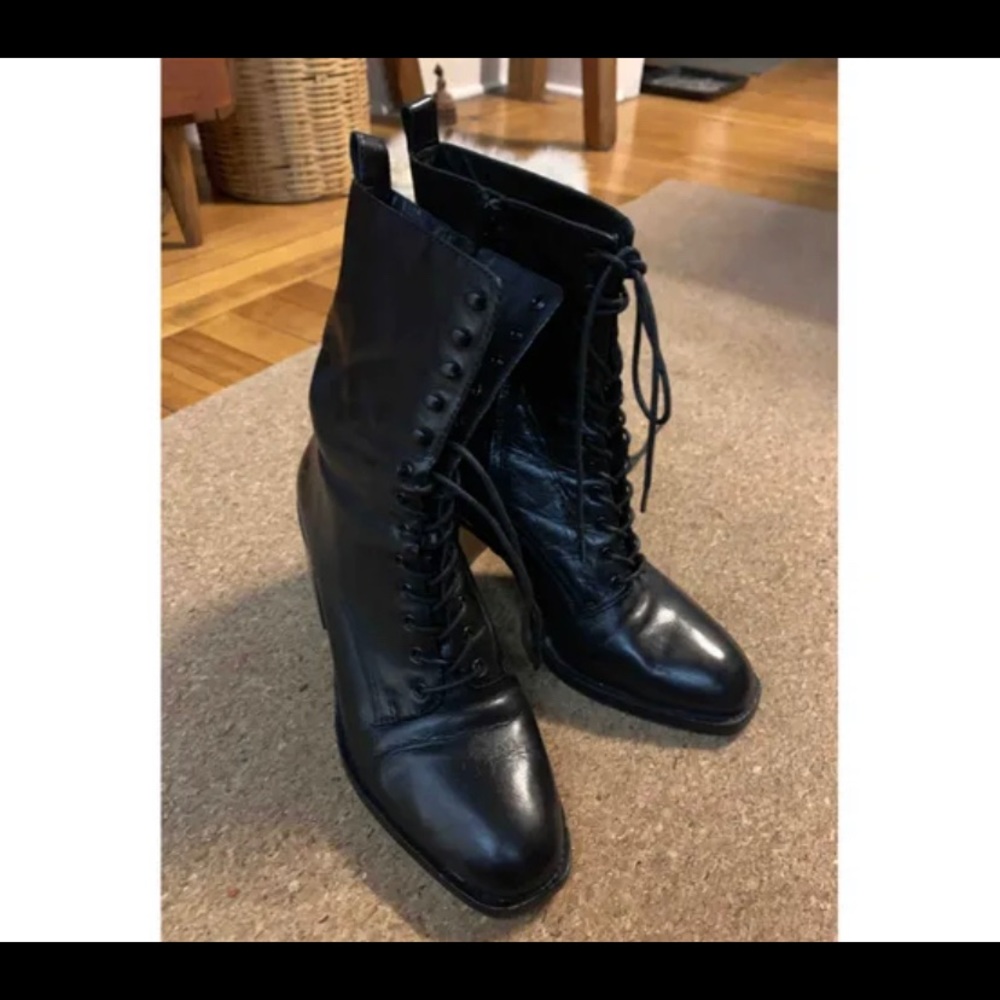Frye lace up heeled boot size 11